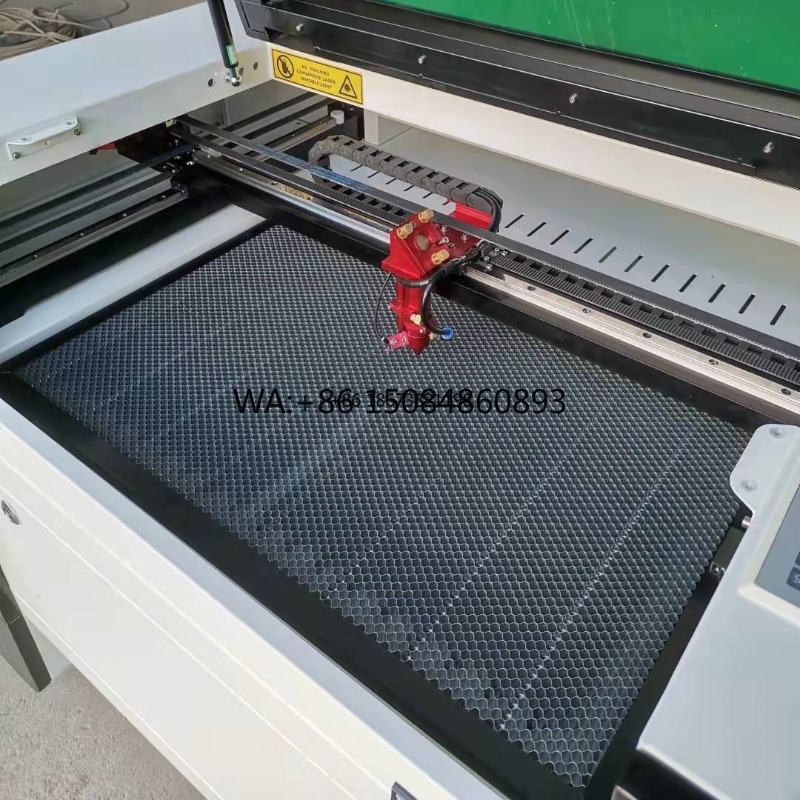 Acrylic Cutting Machine - 100W CO2-snijmachine 4060 HIWIN geleiderail kledingstoffen