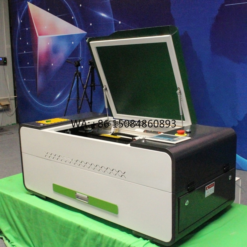 60W CO2 Snij- en graveermachin - Acrylic Cutting Machine recensie en prijs